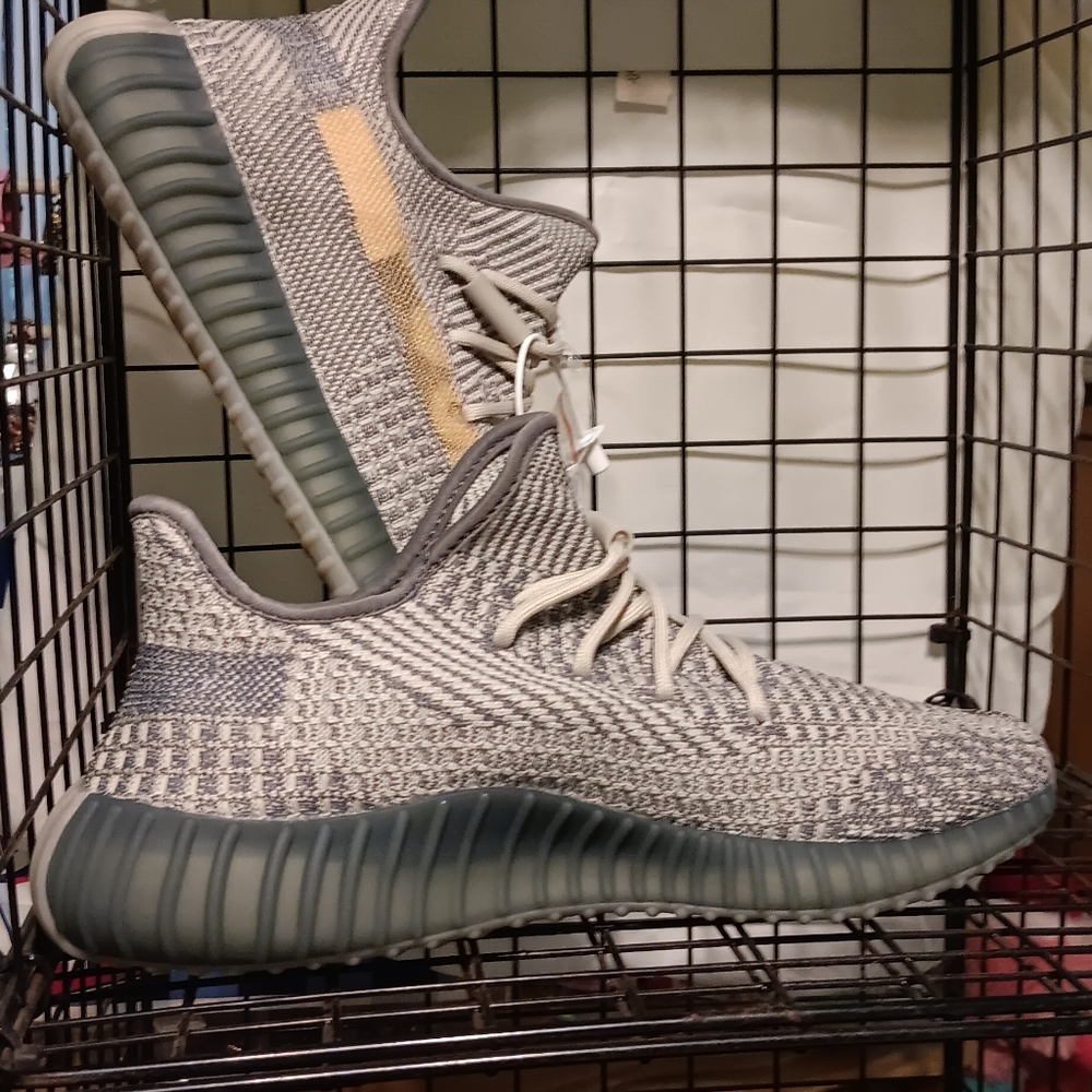YEEZY 350